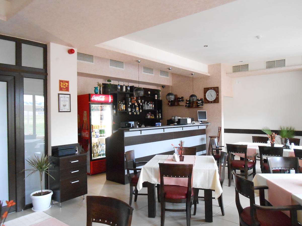 Hotel Enchevi Kirkovo  Extérieur photo