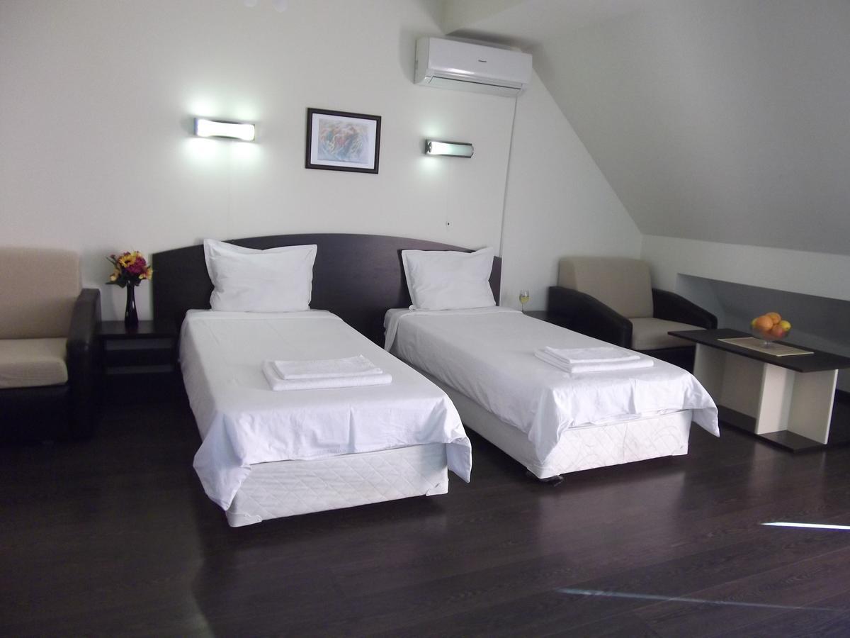 Hotel Enchevi Kirkovo  Extérieur photo