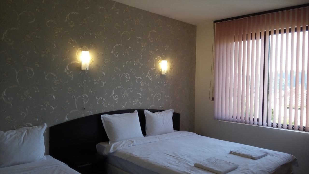 Hotel Enchevi Kirkovo  Extérieur photo