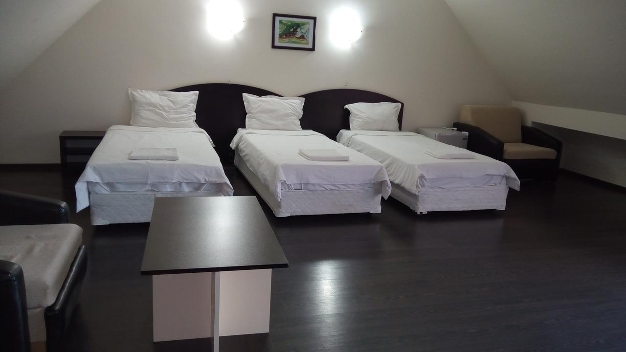 Hotel Enchevi Kirkovo  Extérieur photo