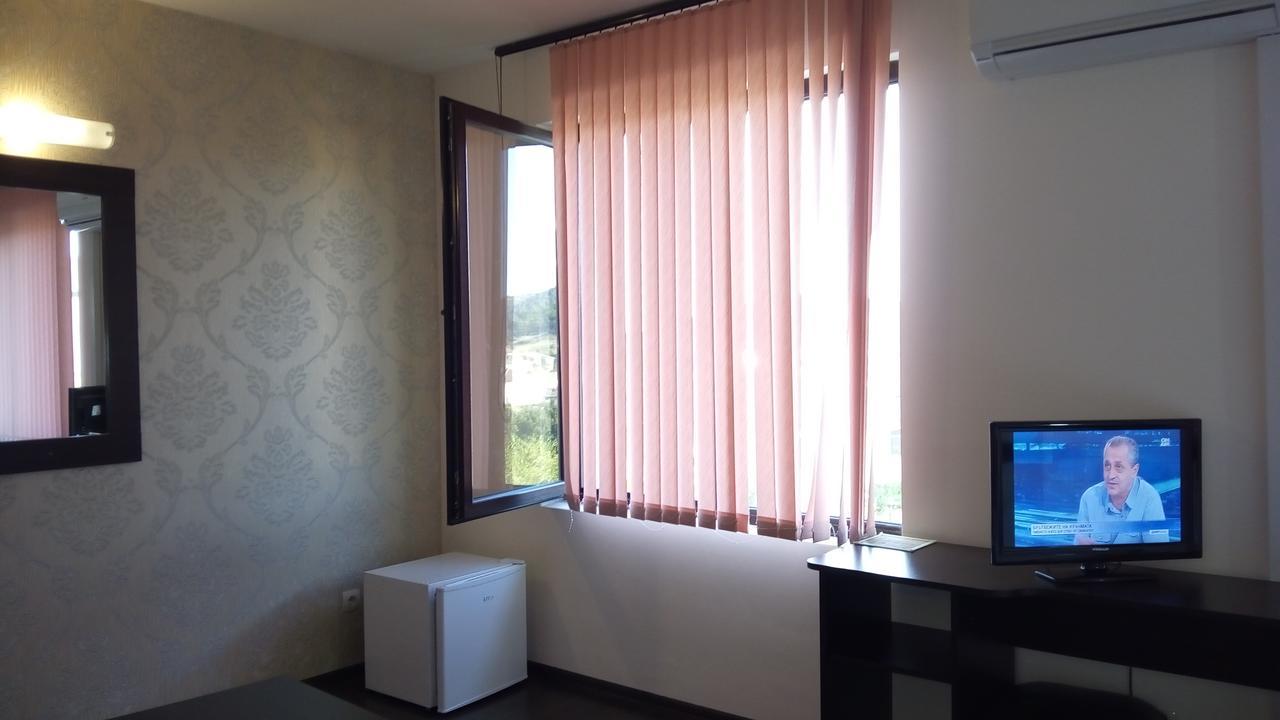 Hotel Enchevi Kirkovo  Extérieur photo